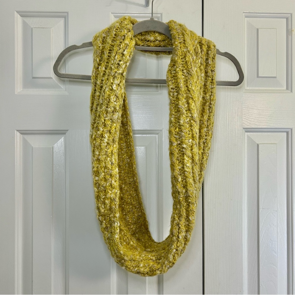NWT American Eagle Mustard Yellow Speckled Chunky Cable Knit Infinity Scarf